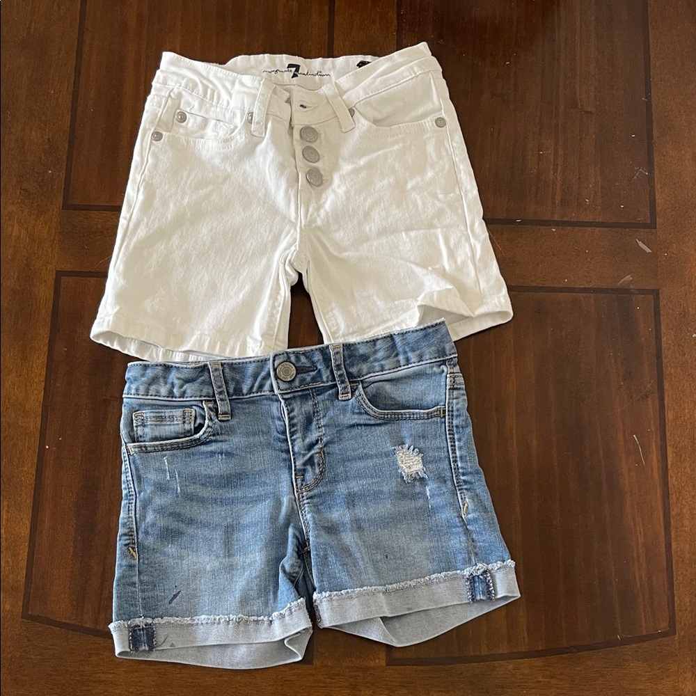 4 for $13 White and Denim Shorts Set size 7-8
